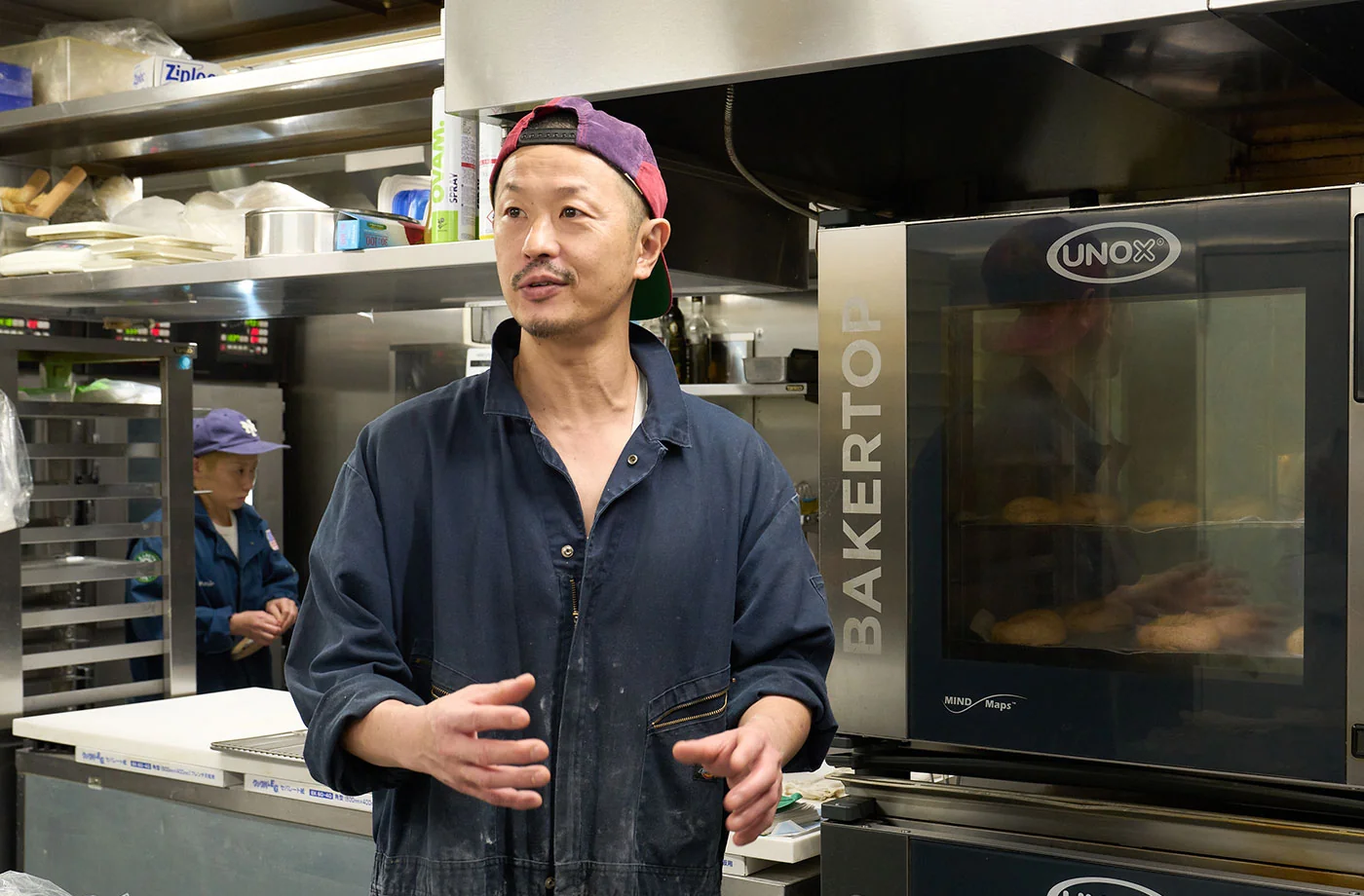 グルテン分解乳酸菌入りパンづくりに挑戦した田中 真司シェフ